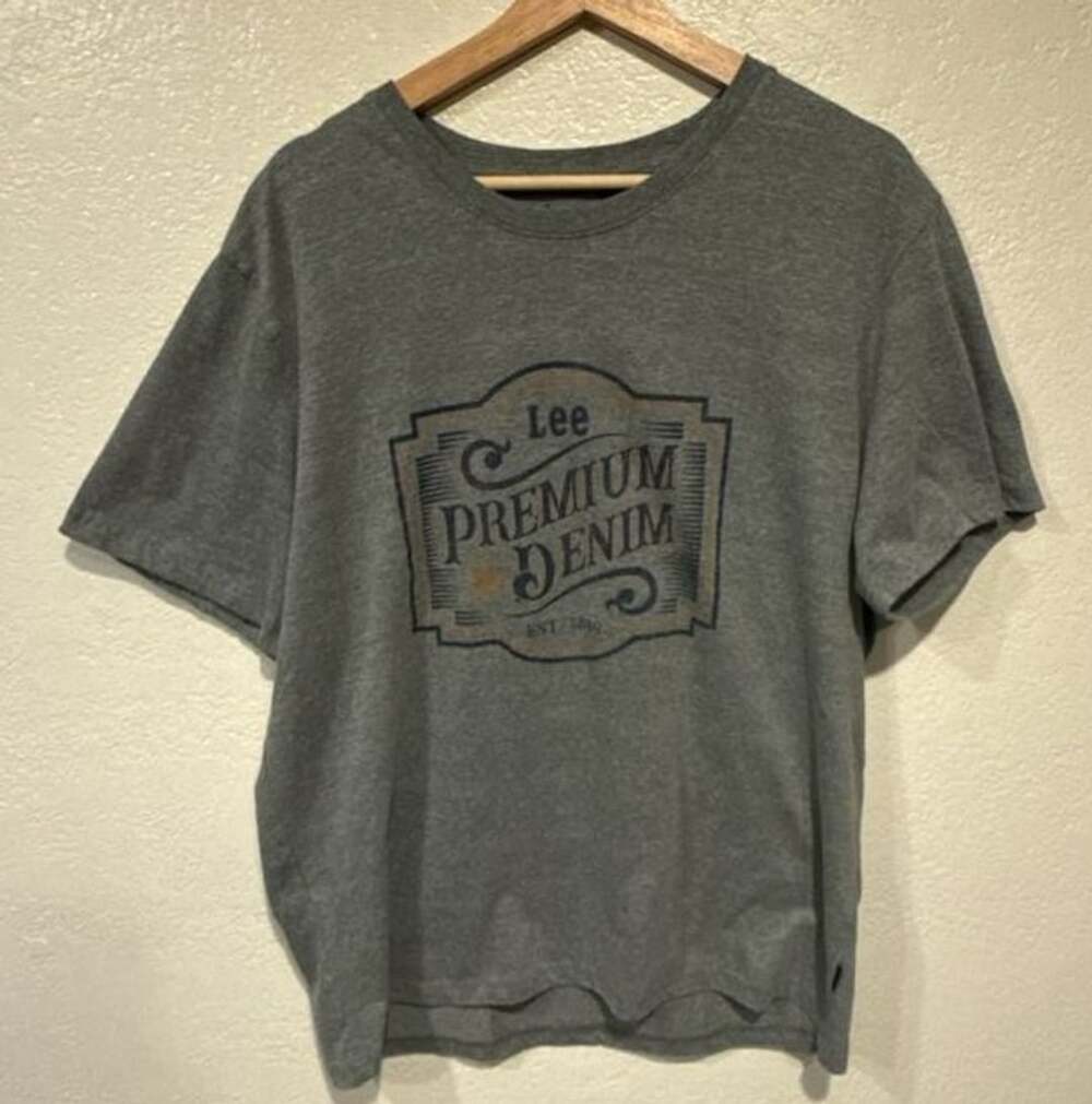 Lee Premium Denim T-Shirt Size XL Gray Regular Fit Graphic Crewneck
